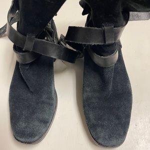 Suede and fully leather inside boot. 6.5 Pour La Victorie brand.